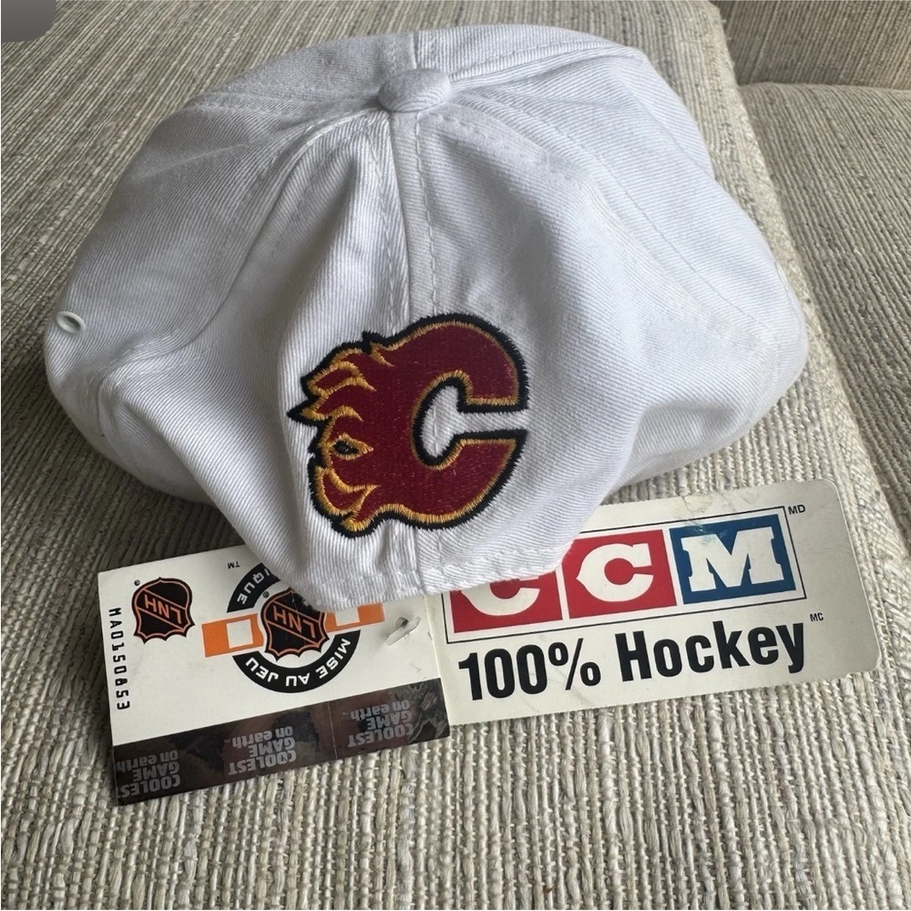Vintage CCM hockey Hat CALGARY FLAMES NHL Ball Cap Snapback NWT Unisex White - Picture 6 of 6